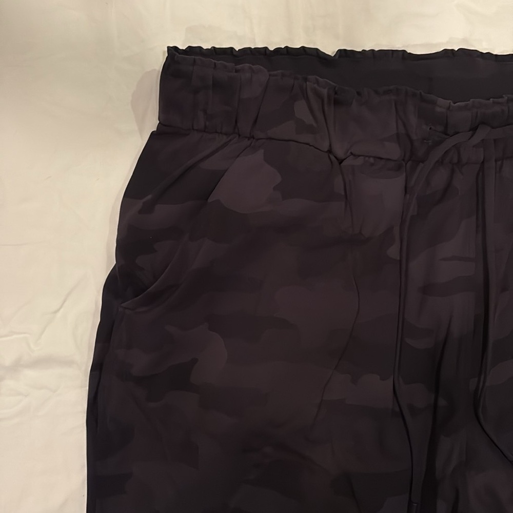 Lululemon camo pants with pockets - Picture 2 of 5